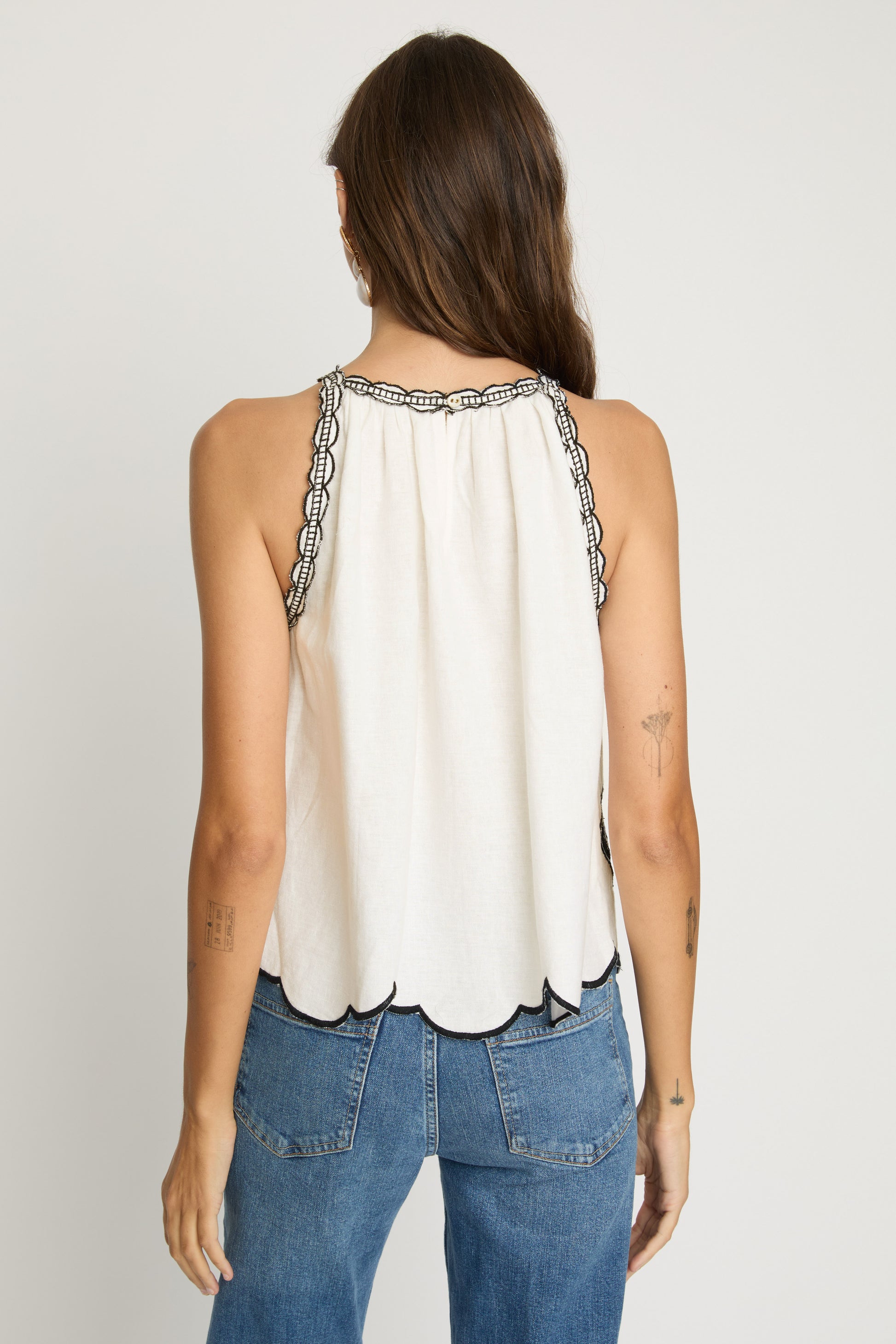 Hadley Top in White / Black Embroidery